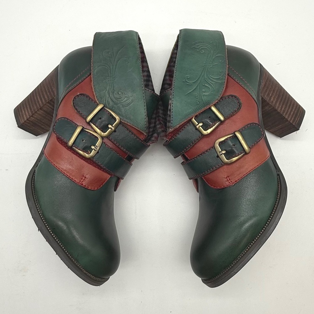 L'Artiste Leather Ankle ELF Boots Green Red Buckle Heel‎ Plaid Lining 37 or 6.5